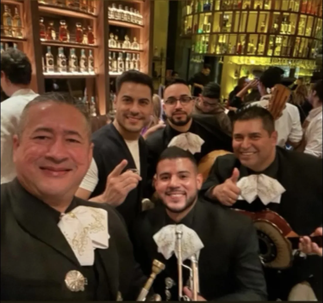 Mariachi Juvenil Mérida con Carlos Rivera