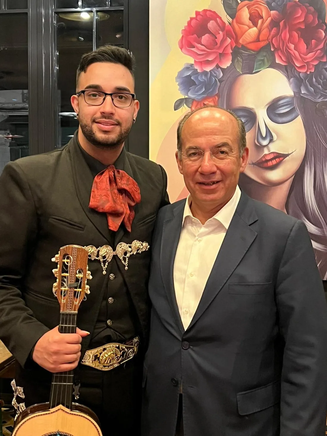 Mariachi Juvenil Mérida con Felipe Calderón, expresidente de México