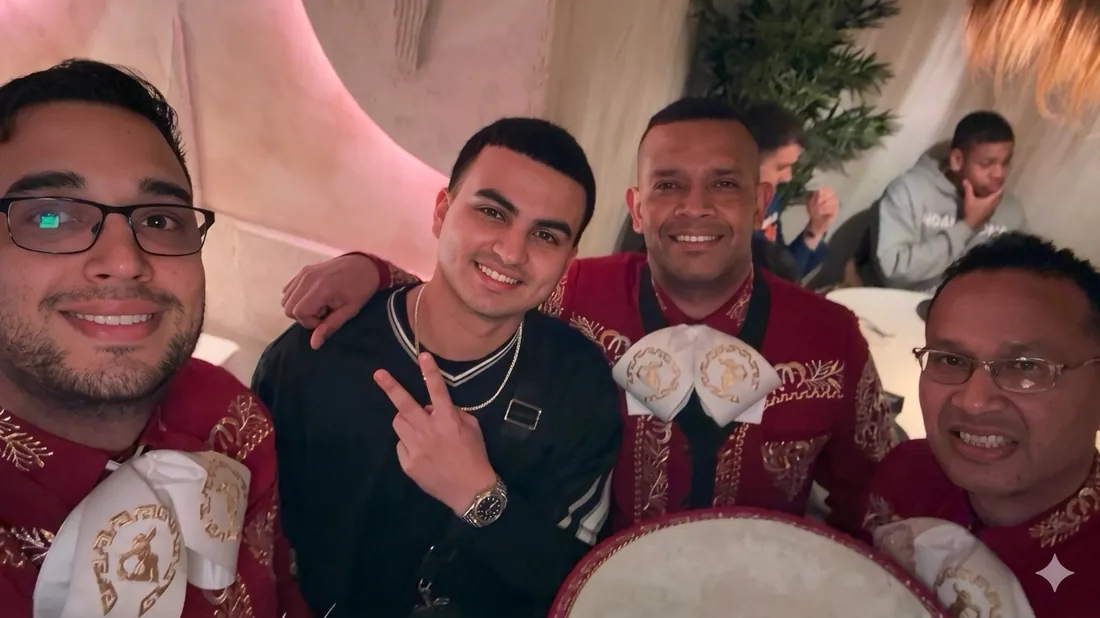 Mariachi Juvenil Mérida con el creador de contenido WeGotKicks