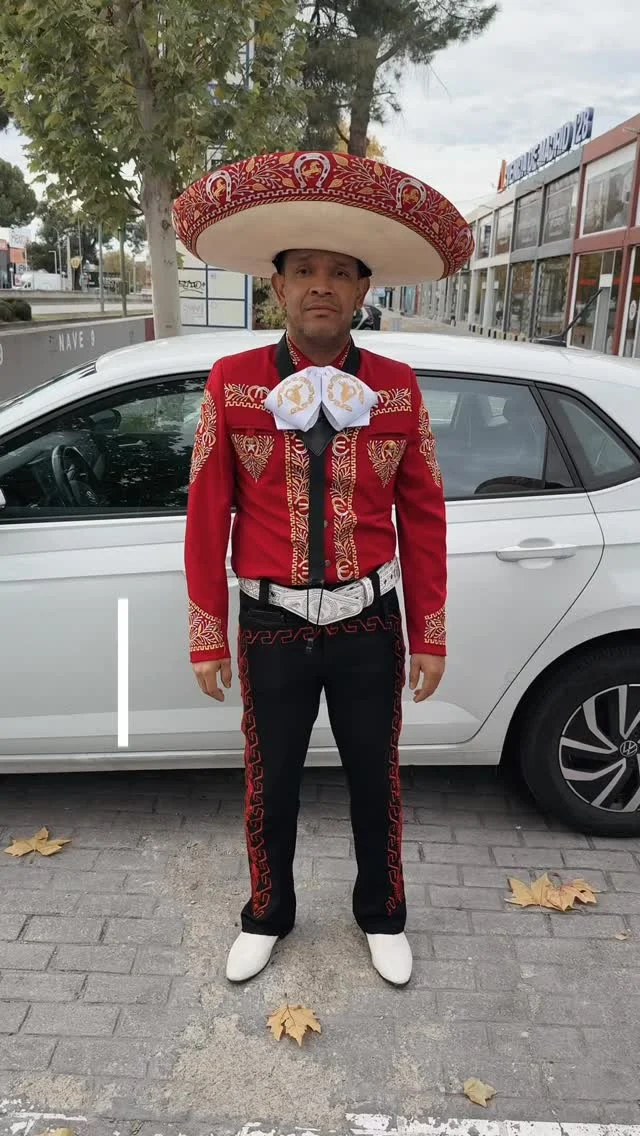 El aplauso que nadie vio venir. 👏#mariachisenmadrid #viral #comedia #gracioso #fyp #